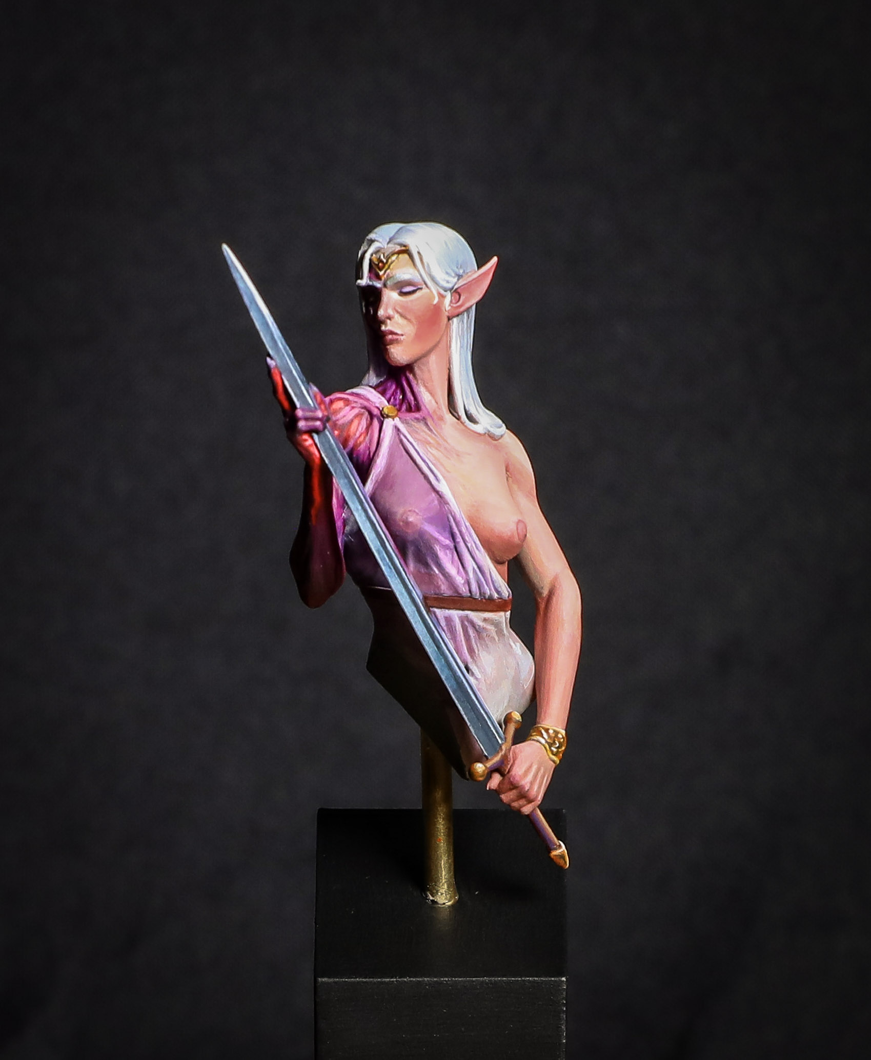 Cursed Queen by Jamie Hales